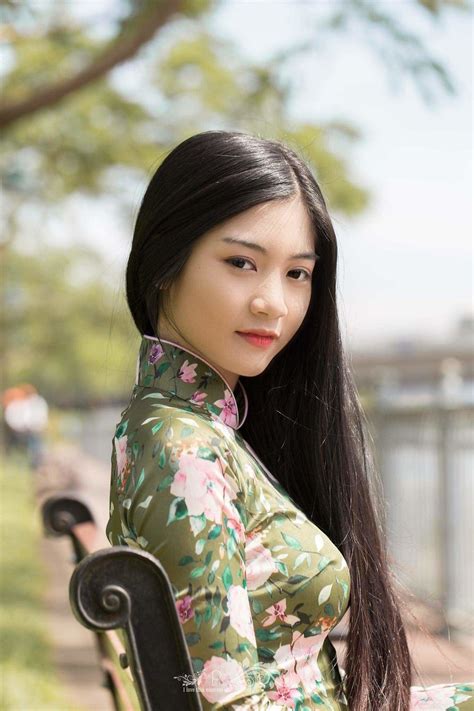 Vietnamese Asian sluts are so sexy .